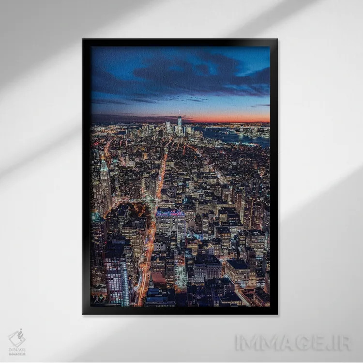 تابلو دکوراتیو New York City, Usa,منظره منهتن جنوبی در شب، نیویورک اثر یان بکه - نمای قابدار مشکی