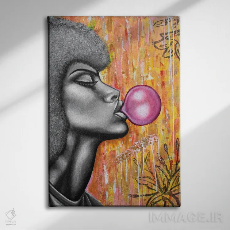 تابلو دکوراتیو دختر آدامس بادکنکی اثر جونیر ناوارو - نمای روبهرو روی دیوار