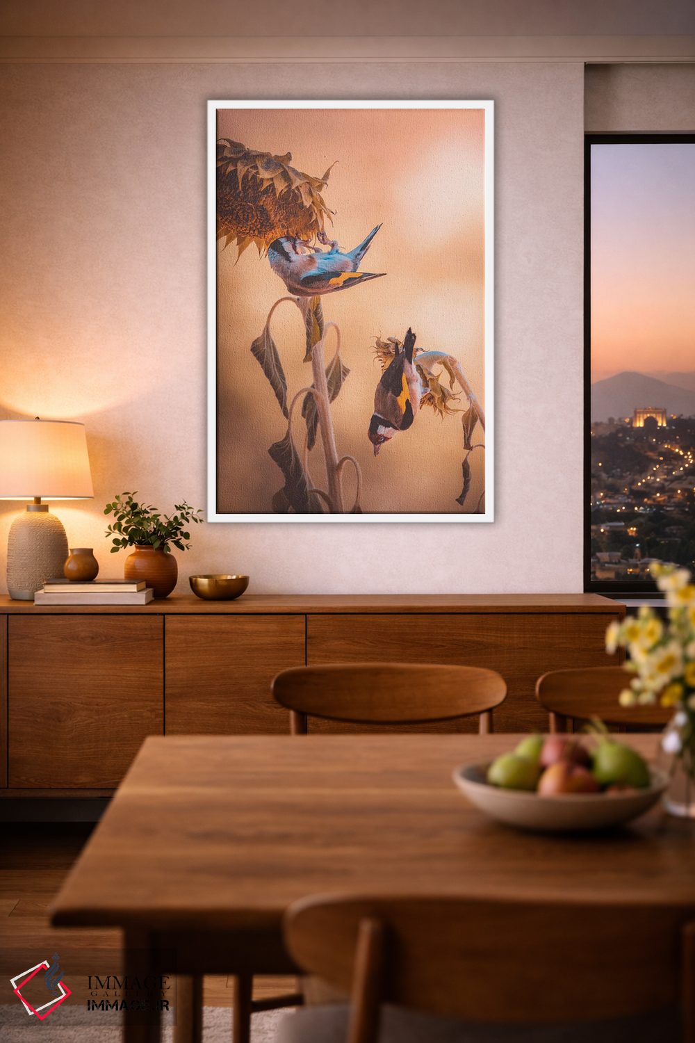 تابلو دکوراتیو سهره ها در حال خوردن بر روی گل های آفتابگردان اثر جفرسون کاستلاری - D1W