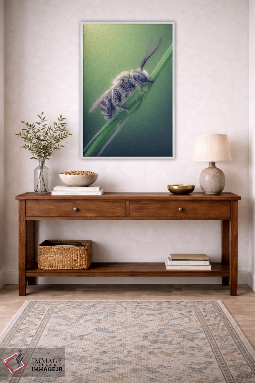 تابلو دکوراتیو زنبور وحشی در حال گاز گرفتن ساقه علف اثر جفرسون کاستلاری - D4W