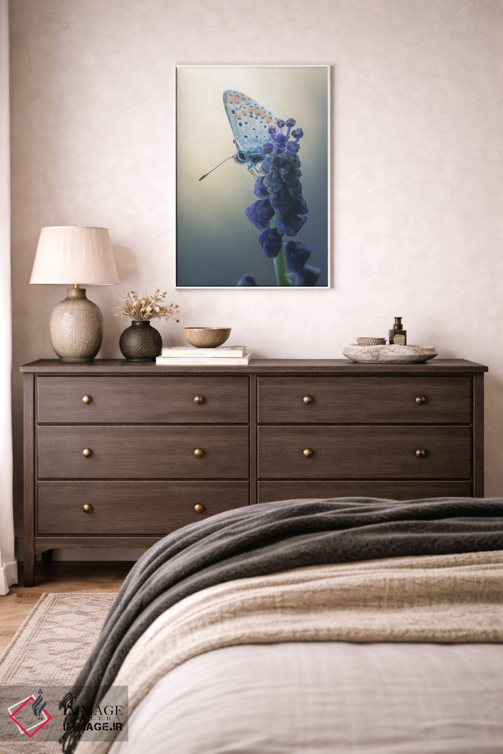 تابلو دکوراتیو پروانه روی گل لامپاسونه اثر جفرسون کاستلاری - D1W