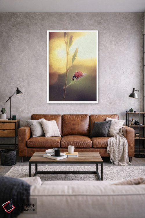 تابلو دکوراتیو کفشدوزک قرمز روی گل ناقوسک اثر جفرسون کاستلاری - D1W