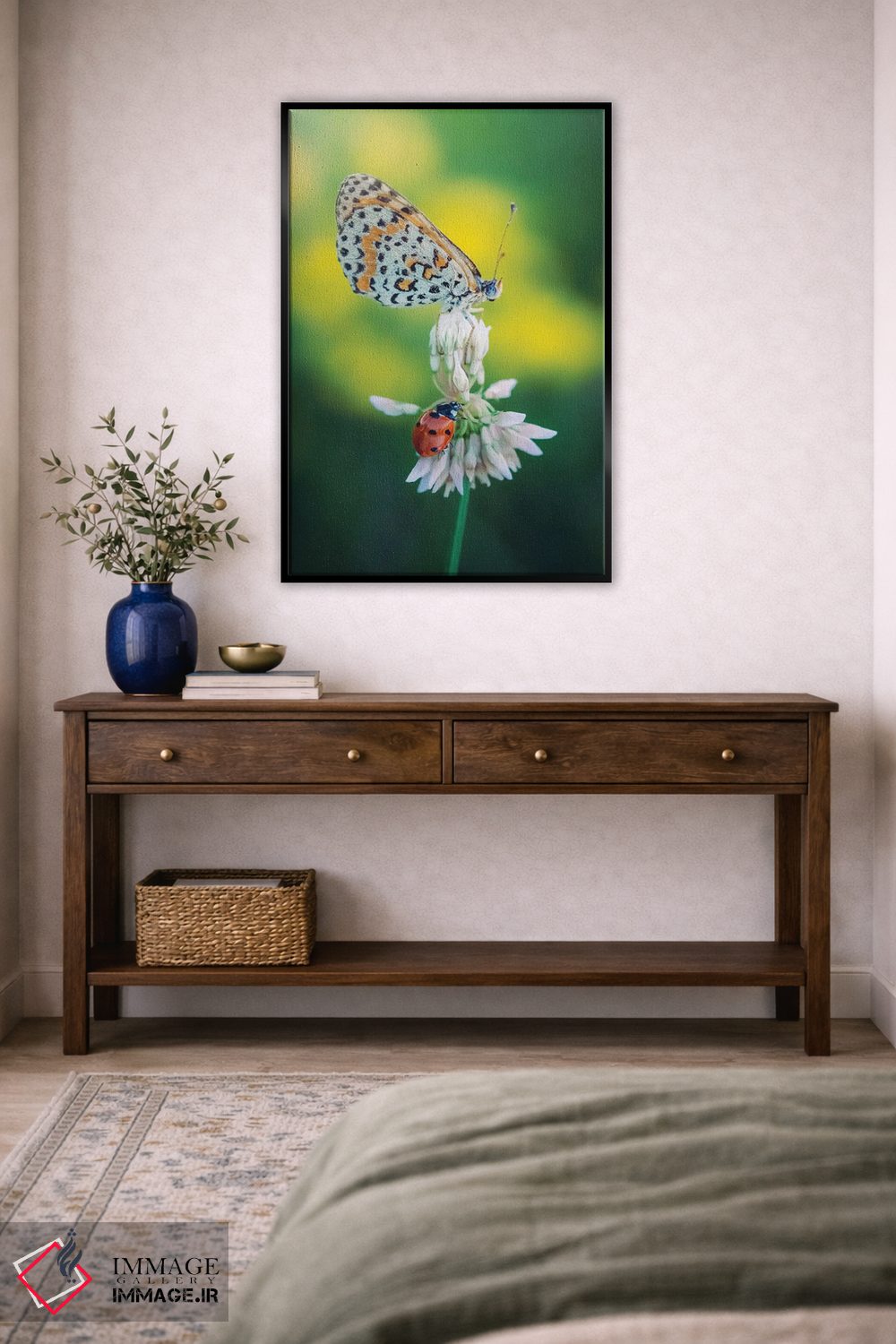 تابلو دکوراتیو پروانه و کفشدوزک روی گل چمنی اثر جفرسون کاستلاری - D4B