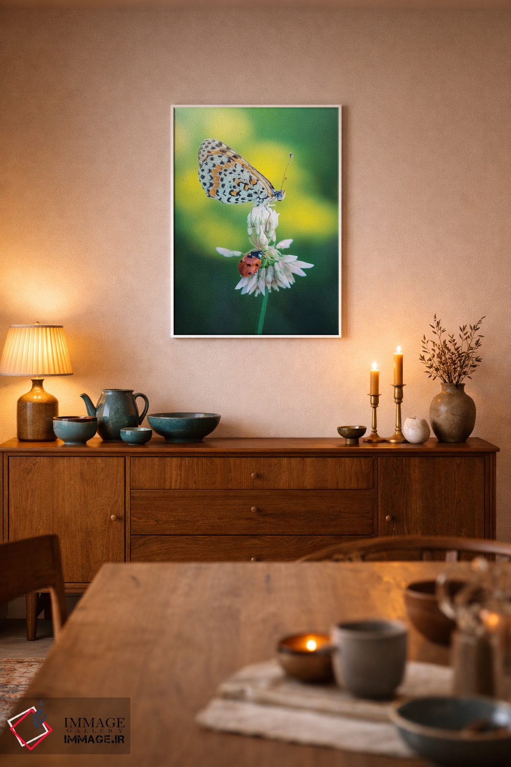 تابلو دکوراتیو پروانه و کفشدوزک روی گل چمنی اثر جفرسون کاستلاری - D5W