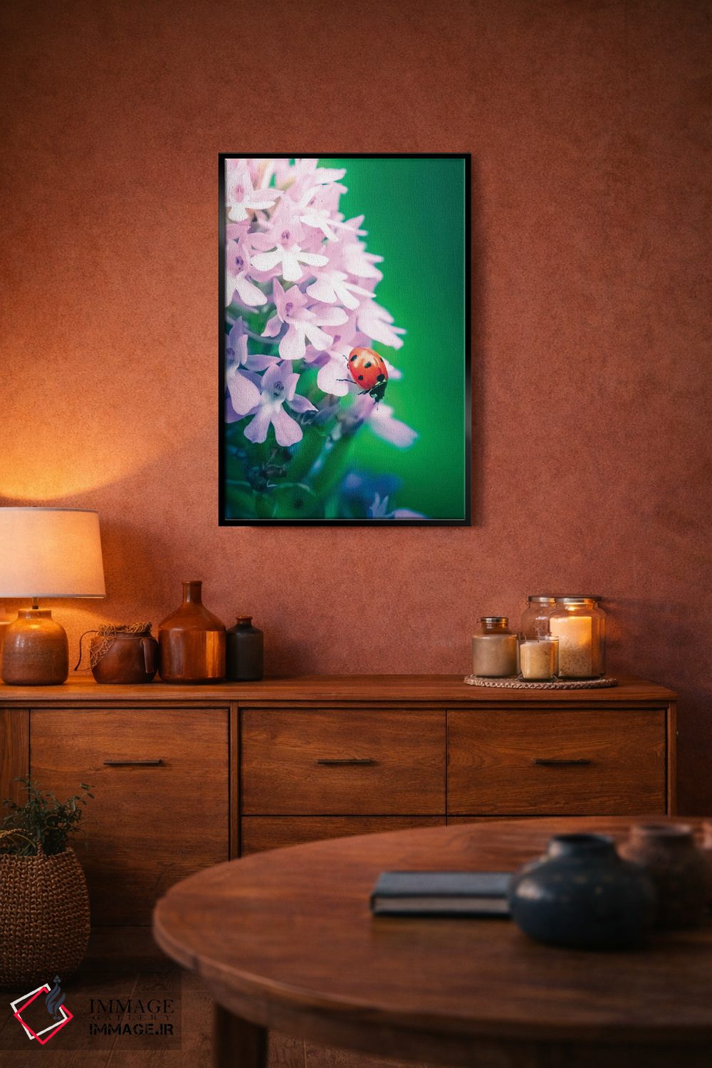 تابلو دکوراتیو کفشدوزک قرمز روی ارکیده وحشی اثر جفرسون کاستلاری - D3B