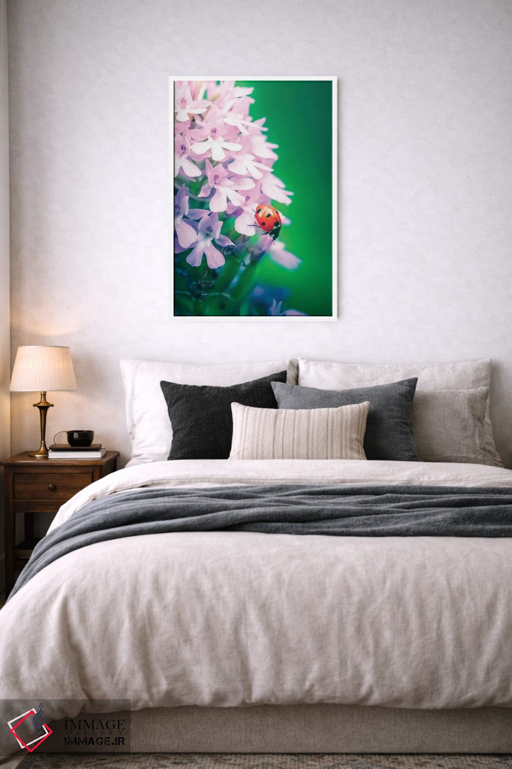 تابلو دکوراتیو کفشدوزک قرمز روی ارکیده وحشی اثر جفرسون کاستلاری - D4W