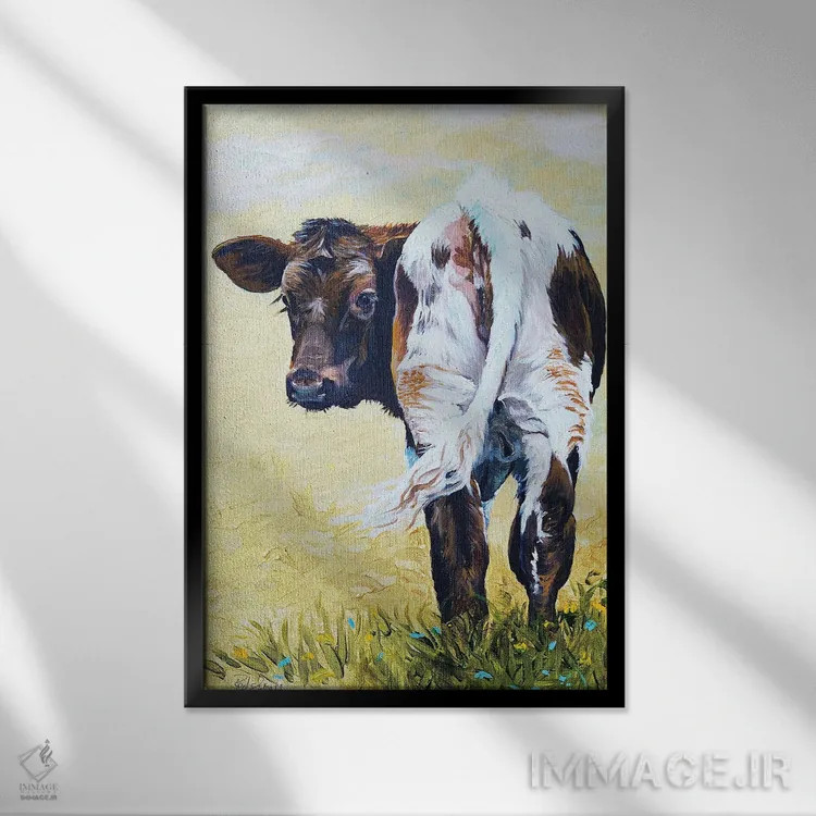 تابلو مدرن گوساله بر روی زمینه طلایی اثر جنیفر رداستریک - نمای قابدار مشکی