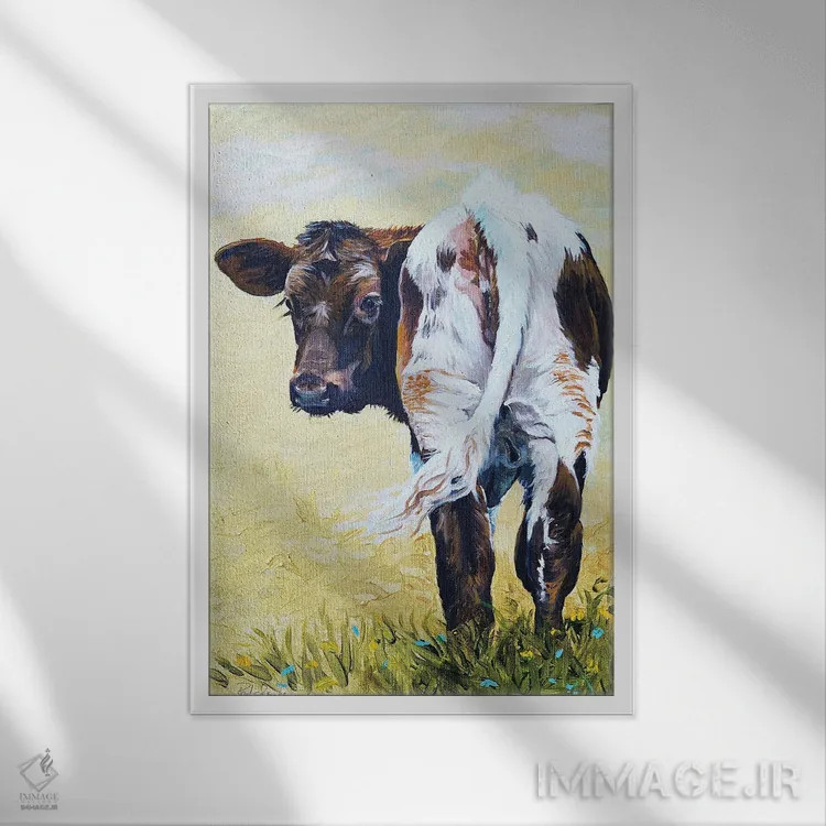 تابلو مدرن گوساله بر روی زمینه طلایی اثر جنیفر رداستریک - نمای قابدار سفید
