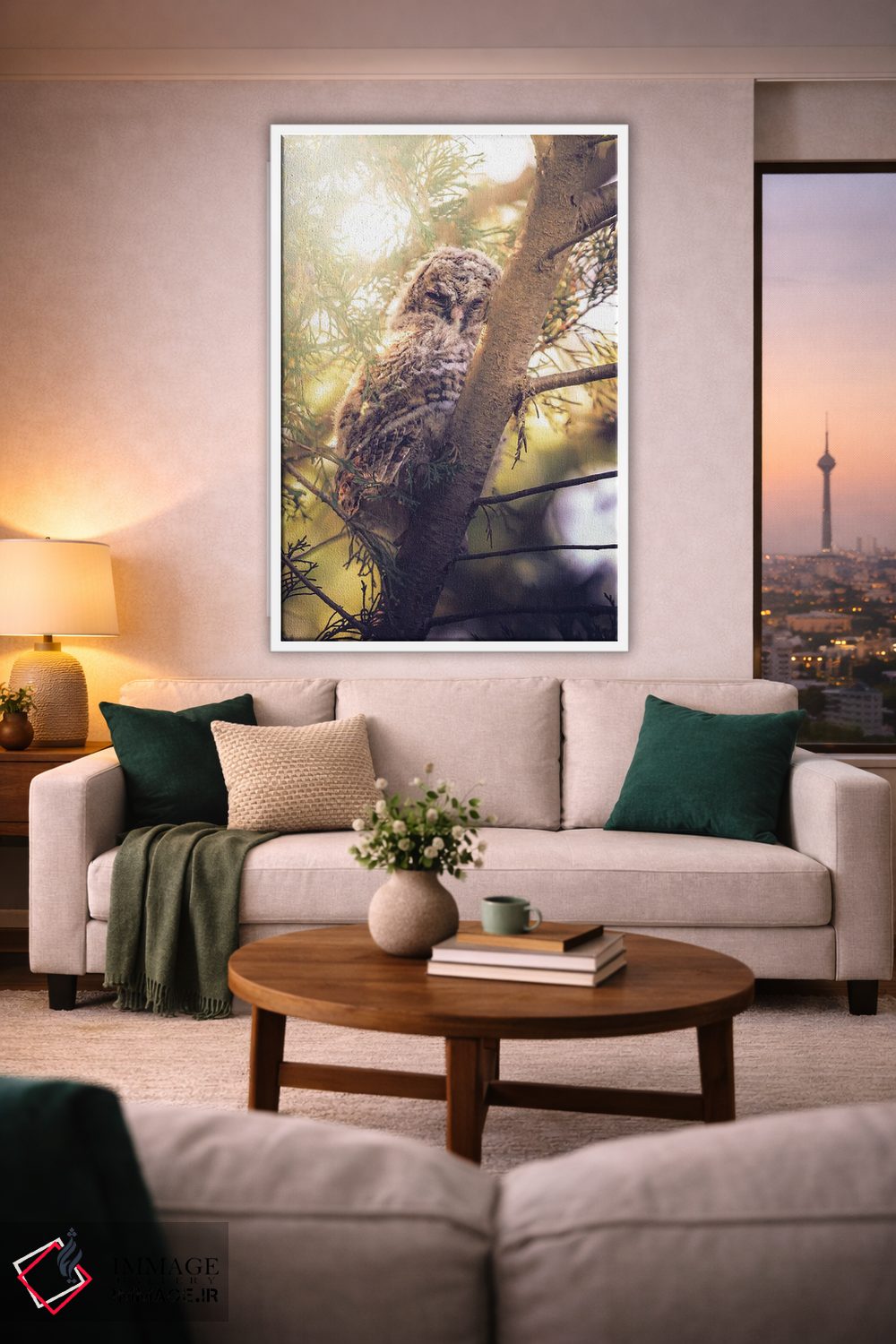 تابلو دکوراتیو جوجه جغد طلایی رنگ میان شاخه های سرو اثر جفرسون کاستلاری - D2W