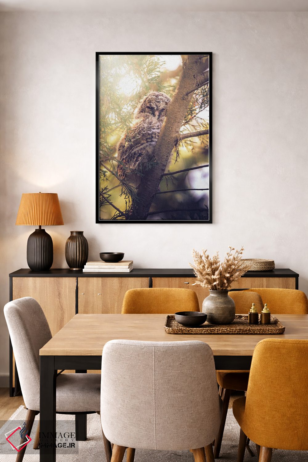 تابلو دکوراتیو جوجه جغد طلایی رنگ میان شاخه های سرو اثر جفرسون کاستلاری - D5B