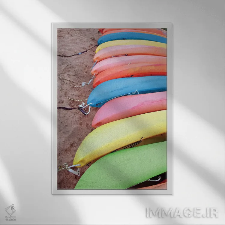 تابلو دکوراتیو کایاک ها I اثر خیرو رودریگز - نمای قابدار سفید