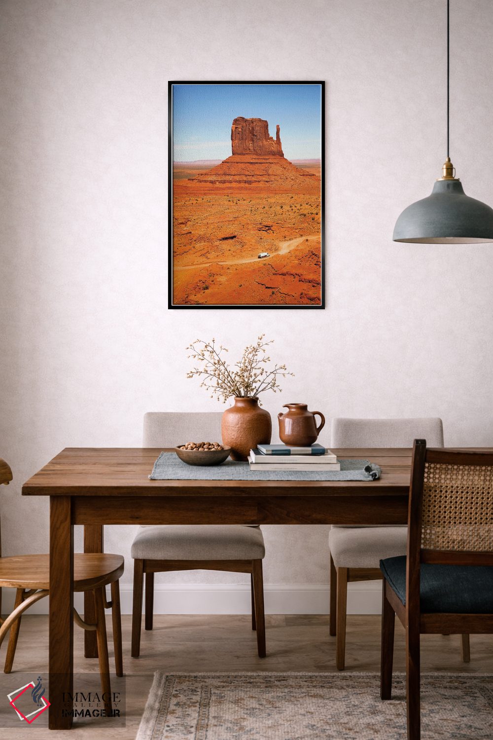 تابلو دکوراتیو Monument Valley,تپه با کامیون، دره یادبود اثر جین ریکس - D6B