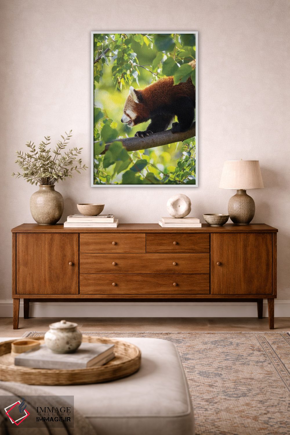 تابلو دکوراتیو پاندای قرمز در حال راه رفتن بر شاخه درخت اثر جین ریکس - D2W