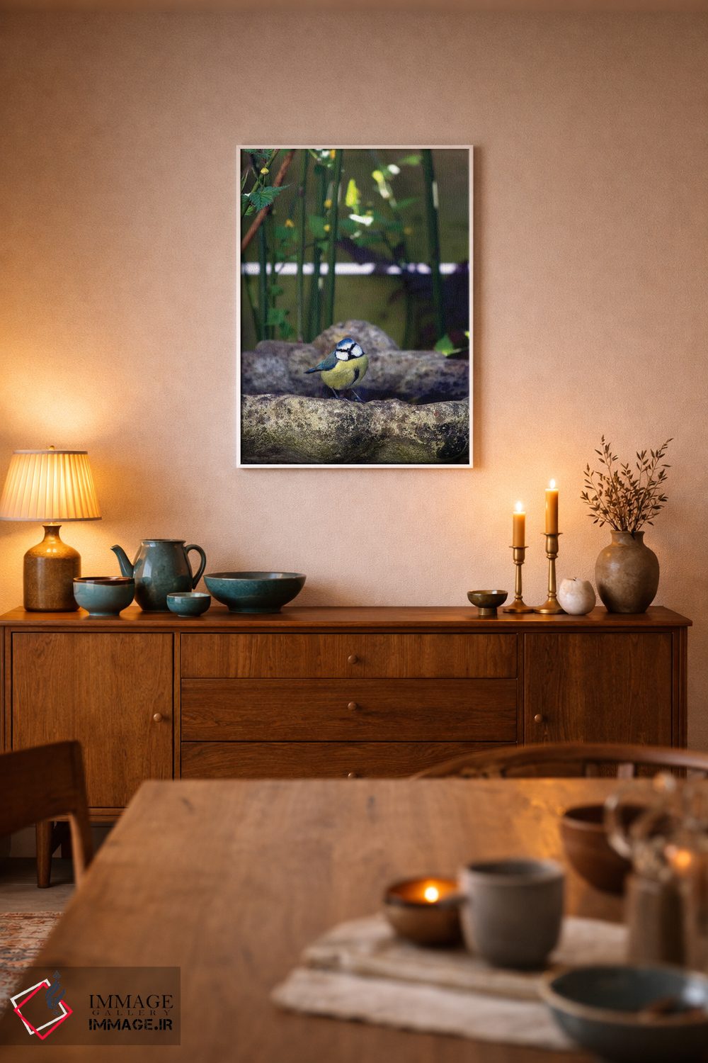 تابلو دکوراتیو پرنده سیاه سرآبی لبه ظرف آب اثر جین ریکس - D6W