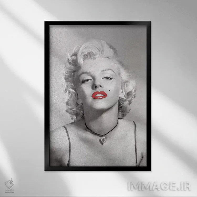 تابلو دکوراتیو نگاه عاشقانه با لب های قرمز در تصویر خاکستری اثر جری مایکلز - نمای قابدار مشکی