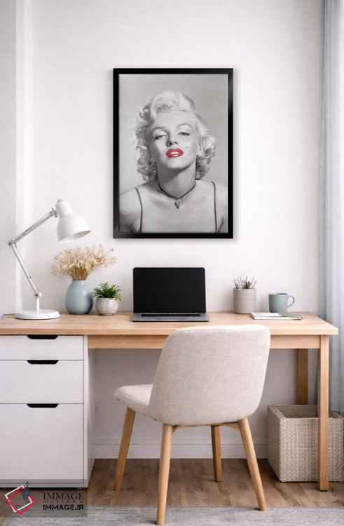 تابلو دکوراتیو نگاه عاشقانه با لب های قرمز در تصویر خاکستری اثر جری مایکلز - D5B