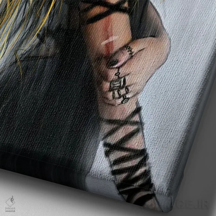 تابلو دکوراتیو حفظ شجاعت اثر جاستین گداک - نمای نزدیک بافت بوم