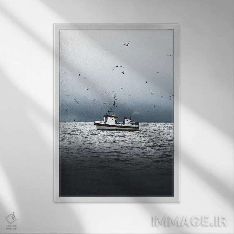 تابلو دکوراتیو قایق تنها اثر جو شاتر - نمای قابدار سفید