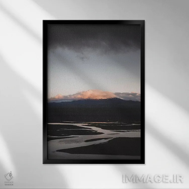 تابلو دکوراتیو هکلا هنگام غروب اثر جو شاتر - نمای قابدار مشکی