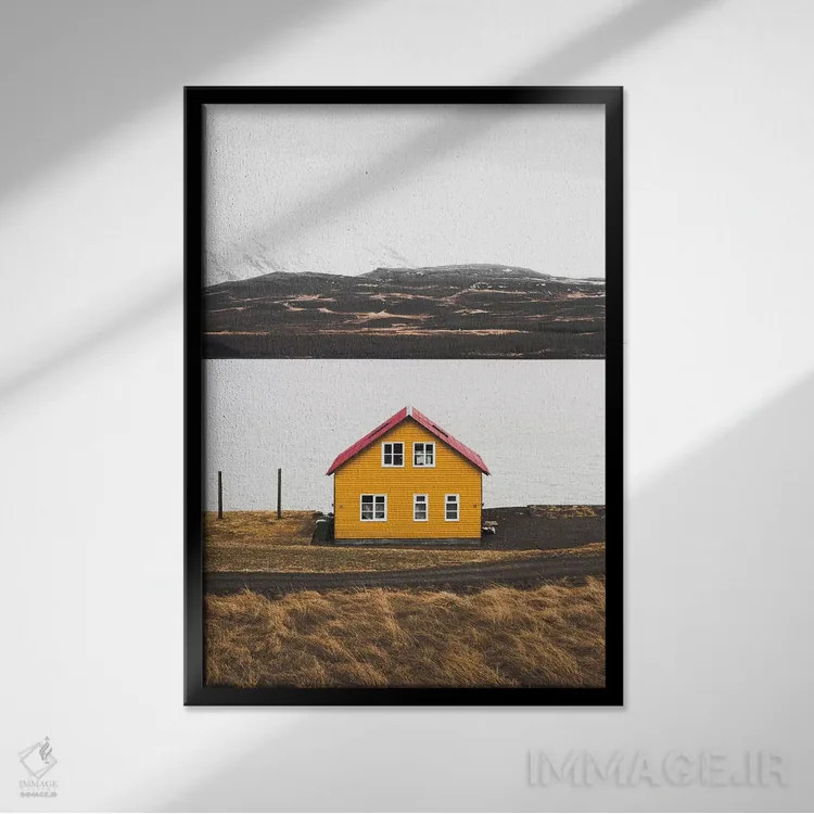 تابلو دکوراتیو خانه زرد اثر جو شاتر - نمای قابدار مشکی