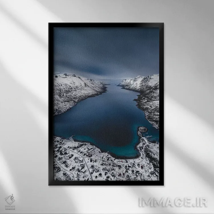 تابلو دکوراتیو فیورد زمستانی اثر جو شاتر - نمای قابدار مشکی