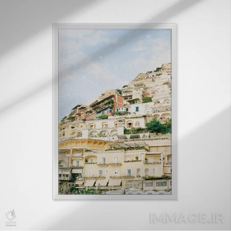 تابلو دکوراتیو پوزیتانو روی فیلم اثر جاستین میلتون - نمای قابدار سفید