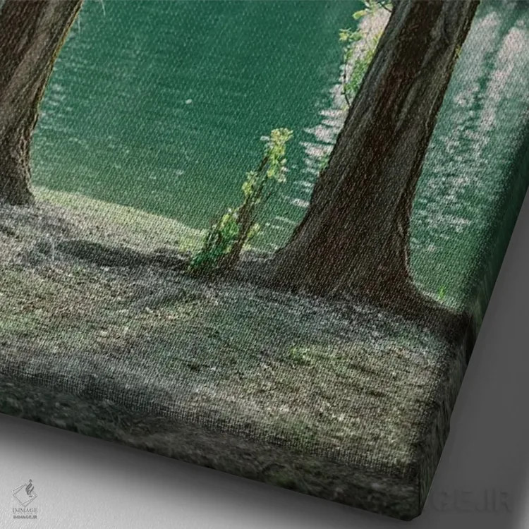 تابلو دکوراتیو درختان کنار دریاچه اثر جاستین میلتون - نمای نزدیک بافت بوم