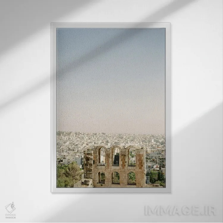 تابلو دکوراتیو ویرانه های یونانی در شهر اثر جاستین میلتون - نمای قابدار سفید