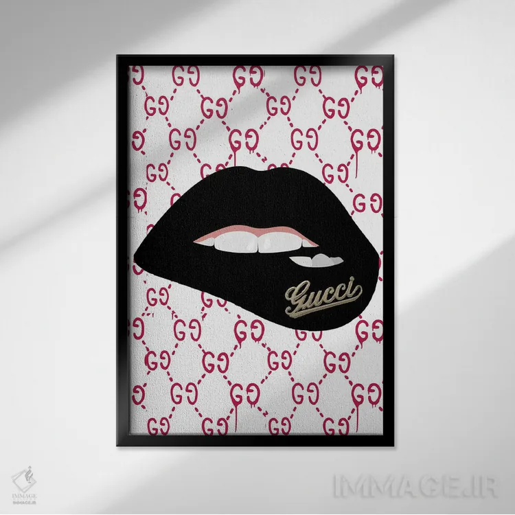 تابلو دکوراتیو لب های گوچی اثر جولی شریبر - نمای قابدار مشکی