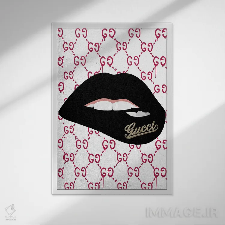 تابلو دکوراتیو لب های گوچی اثر جولی شریبر - نمای قابدار سفید