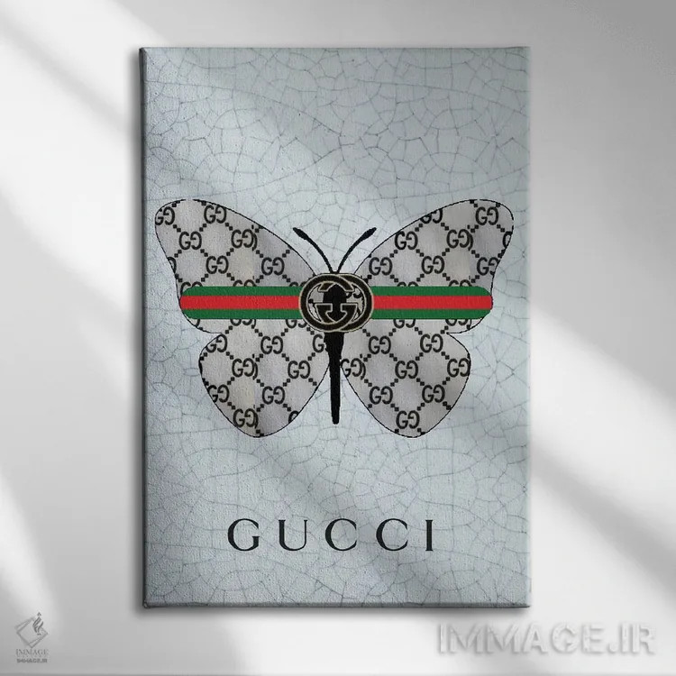تابلو دکوراتیو پروانه با لوگوی گوچی اثر جولی شریبر - نمای روبهرو روی دیوار