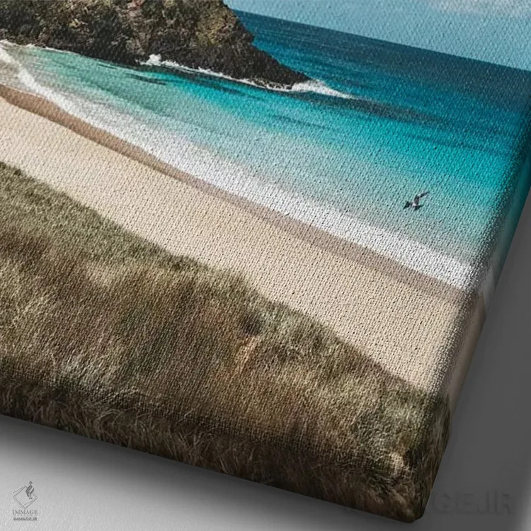 تابلو دکوراتیو ساحل جزیره خلوت با آب آبی اثر جیمز وودیکا - نمای نزدیک بافت بوم