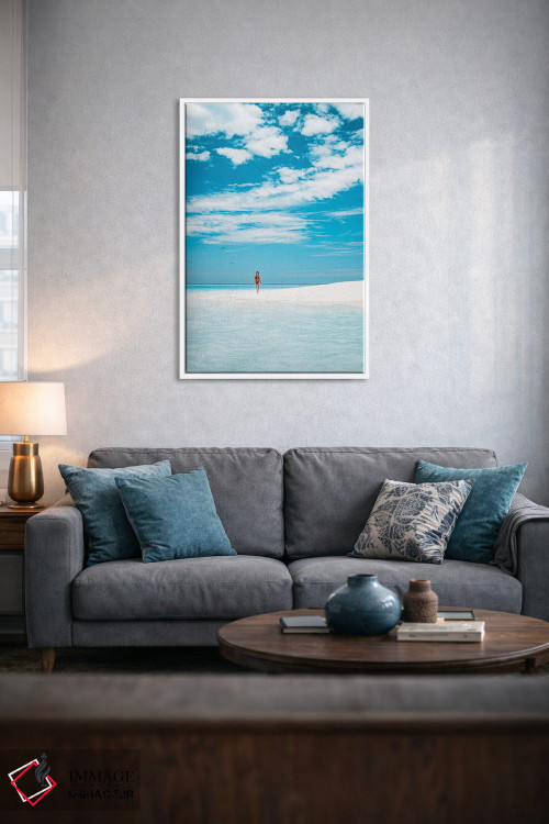 تابلو دکوراتیو دختر در حال پیاده روی در ساحل جزیره بهشت اثر جیمز وودیکا - D3W