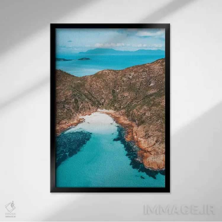 تابلو دکوراتیو خلیج جزیره دنج و خلوت اثر جیمز وودیکا - نمای قابدار مشکی