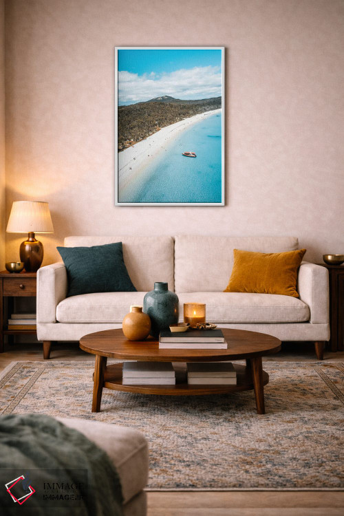 تابلو دکوراتیو نمای هوایی ساحل جزیره با آب آبی و شن سفید اثر جیمز وودیکا - D2W