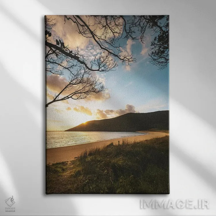 تابلو دکوراتیو غروب آرام در کنار ساحل اثر جیمز وودیکا - نمای روبهرو روی دیوار