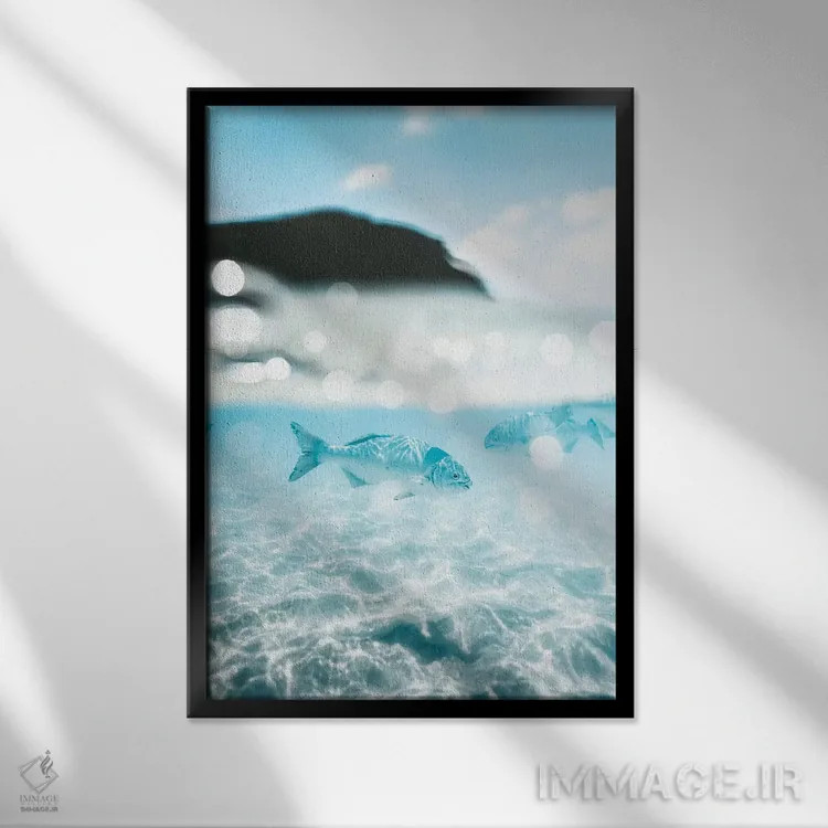 تابلو دکوراتیو عکس دوگانه ی زیر و روی آب از ماهی ها اثر جیمز وودیکا - نمای قابدار مشکی