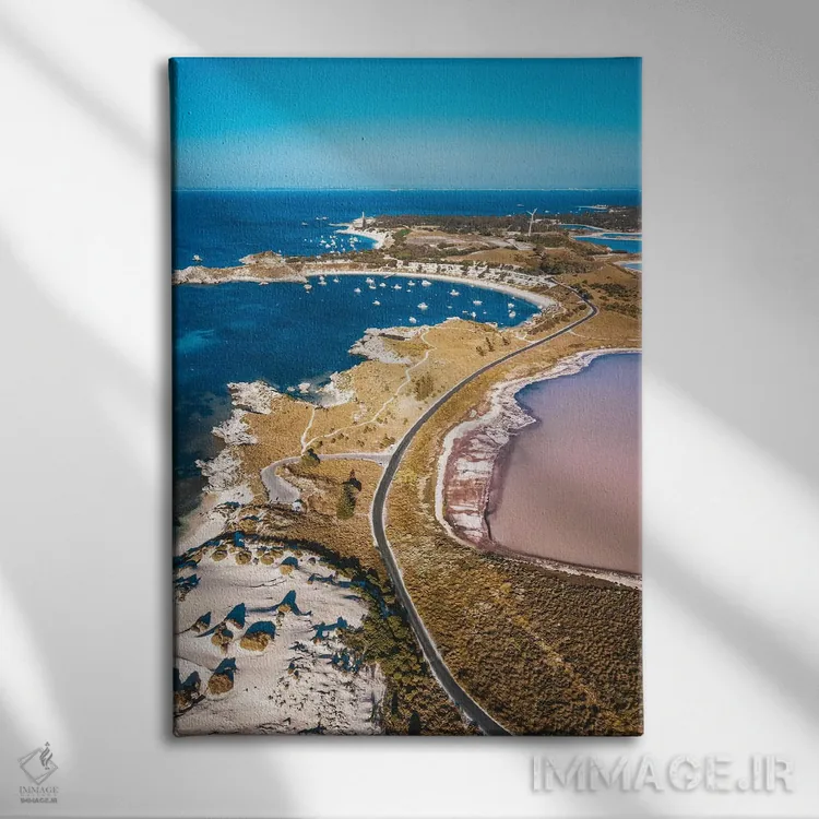 تابلو دکوراتیو جاده ساحلی با دریاچه صورتی اثر جیمز وودیکا - نمای روبهرو روی دیوار