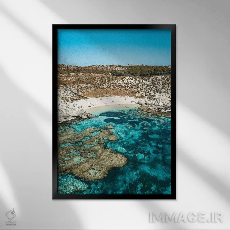 تابلو دکوراتیو نمای هوایی ساحل صخره مرجانی فیروزه ای اثر جیمز وودیکا - نمای قابدار مشکی