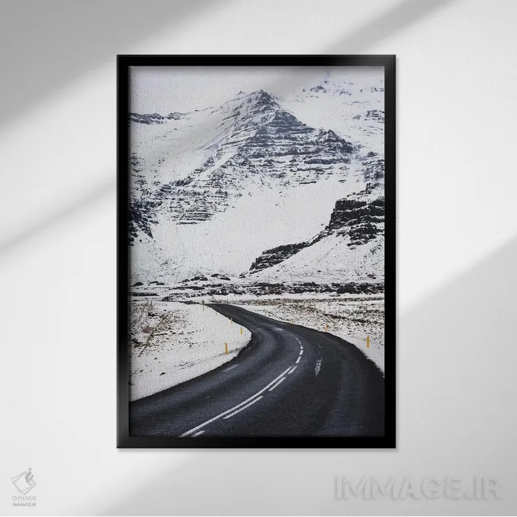 تابلو دکوراتیو جاده زمستانی ایسلند اثر جیمز وودیکا - نمای قابدار مشکی