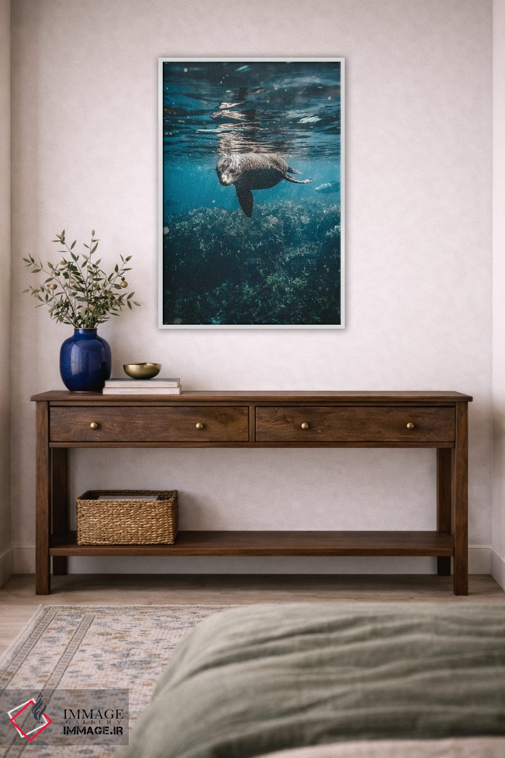 تابلو دکوراتیو شیر دریایی کنجکاو زیر آب اثر جیمز وودیکا - D4W
