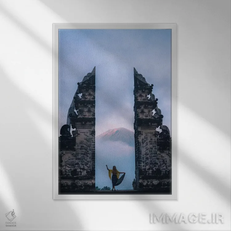 تابلو دکوراتیو دروازه های بهشت اثر جکسون رابرتز - نمای قابدار سفید