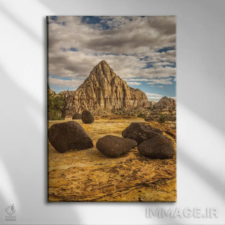 تابلو دکوراتیو Utah, Capitol Reef National Park. Pectols Pyramid in autumn.… اثر جینز گالری - نمای روبهرو روی دیوار