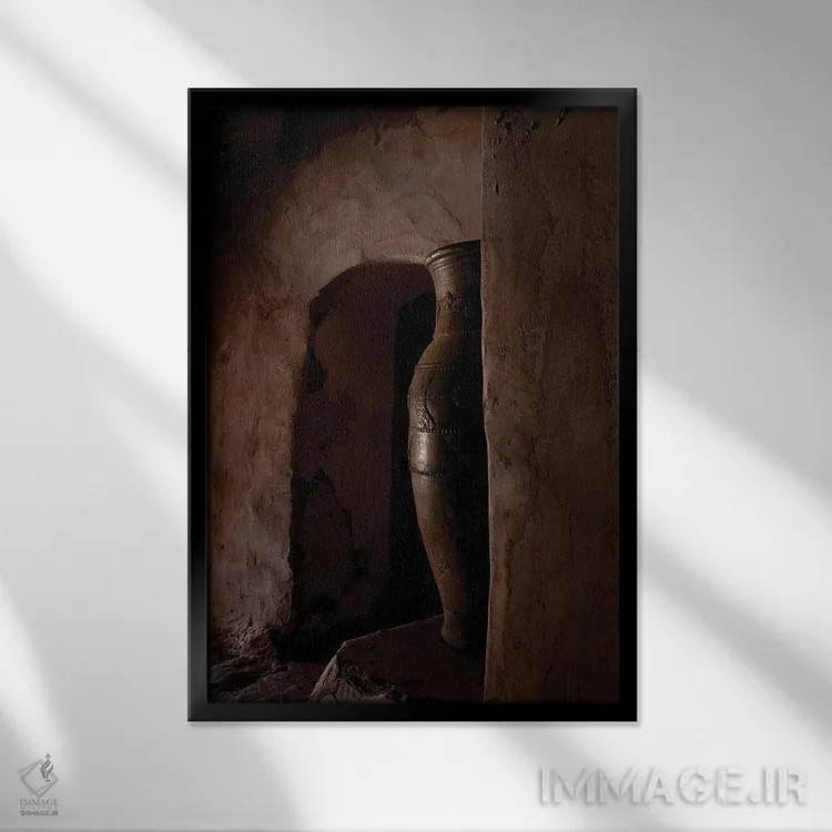 تابلو دکوراتیو آفریقا، مراکش، تلوئت. کوزه بزرگ درون قصبه اثر جینز گالری - نمای قابدار مشکی