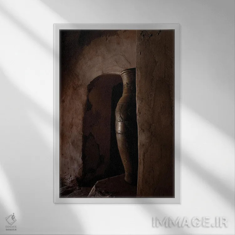 تابلو دکوراتیو آفریقا، مراکش، تلوئت. کوزه بزرگ درون قصبه اثر جینز گالری - نمای قابدار سفید