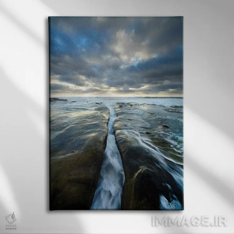 تابلو دکوراتیو California, La Jolla. Wave flows through cracked sandstone.… اثر جینز گالری - نمای روبهرو روی دیوار