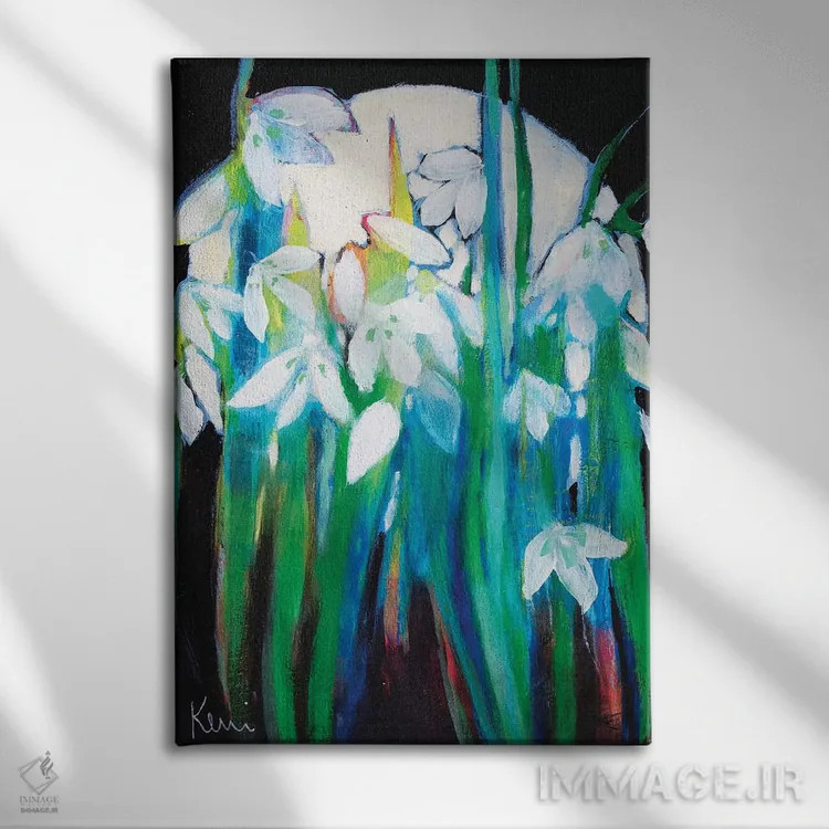 تابلو دکوراتیو شکوفه دادن در مهتاب اثر کری مک کیب - نمای روبهرو روی دیوار