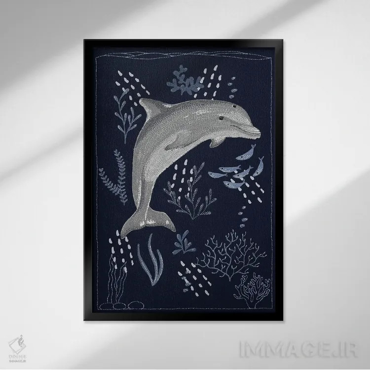 تابلو دکوراتیو دلفین اثر کلسی امبلو - نمای قابدار مشکی