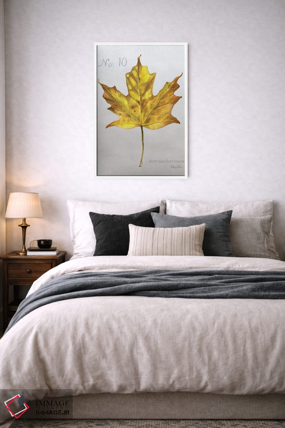 تابلو مدرن برگ های پاییزی روی طوسی ۱ - افرا اثر کلسی ویلسون - D6W