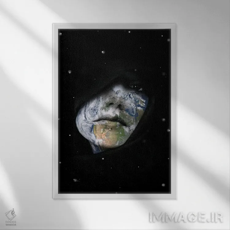 تابلو دکوراتیو دنیا زنانه است اثر کیکی سی لندن - نمای قابدار سفید